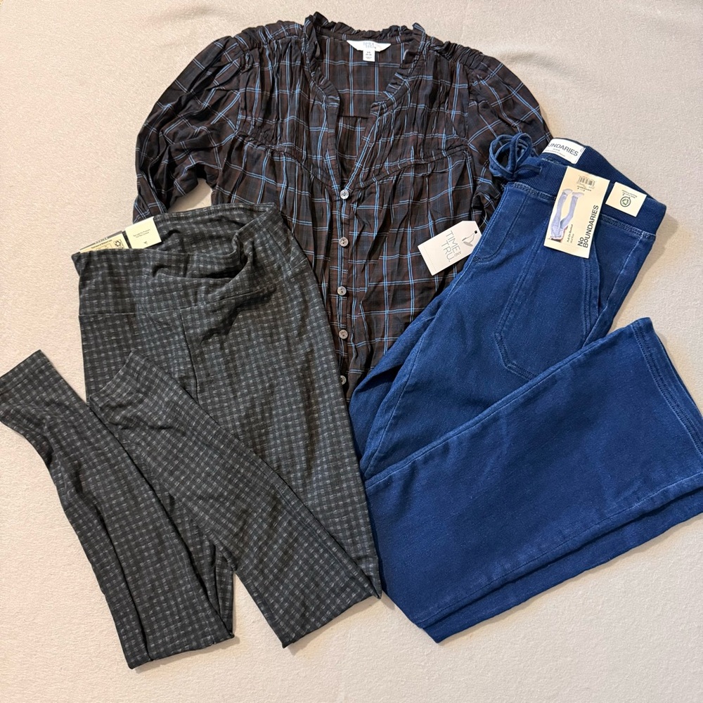 Time and Tru Black and Blue Plaid Blouse, Leggings, and Pull on Jean Bundle